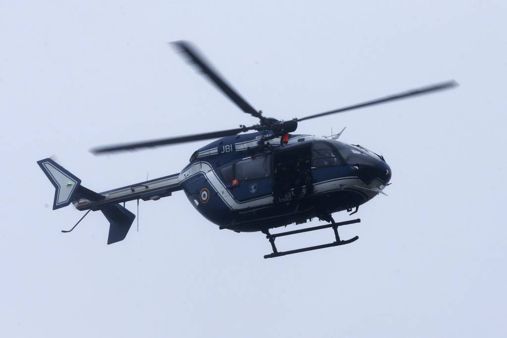 Police hunt for Charlie Hebdo suspects