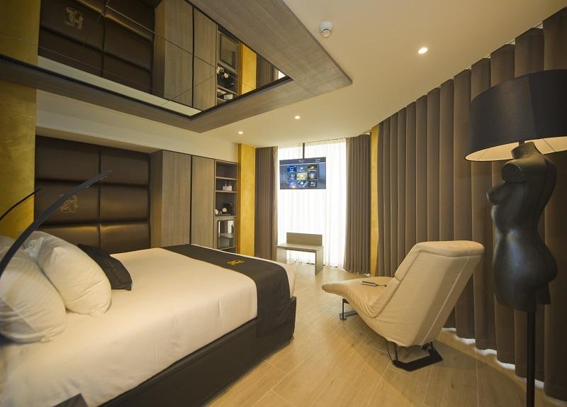 Luxury_Sea_View_Room[2]