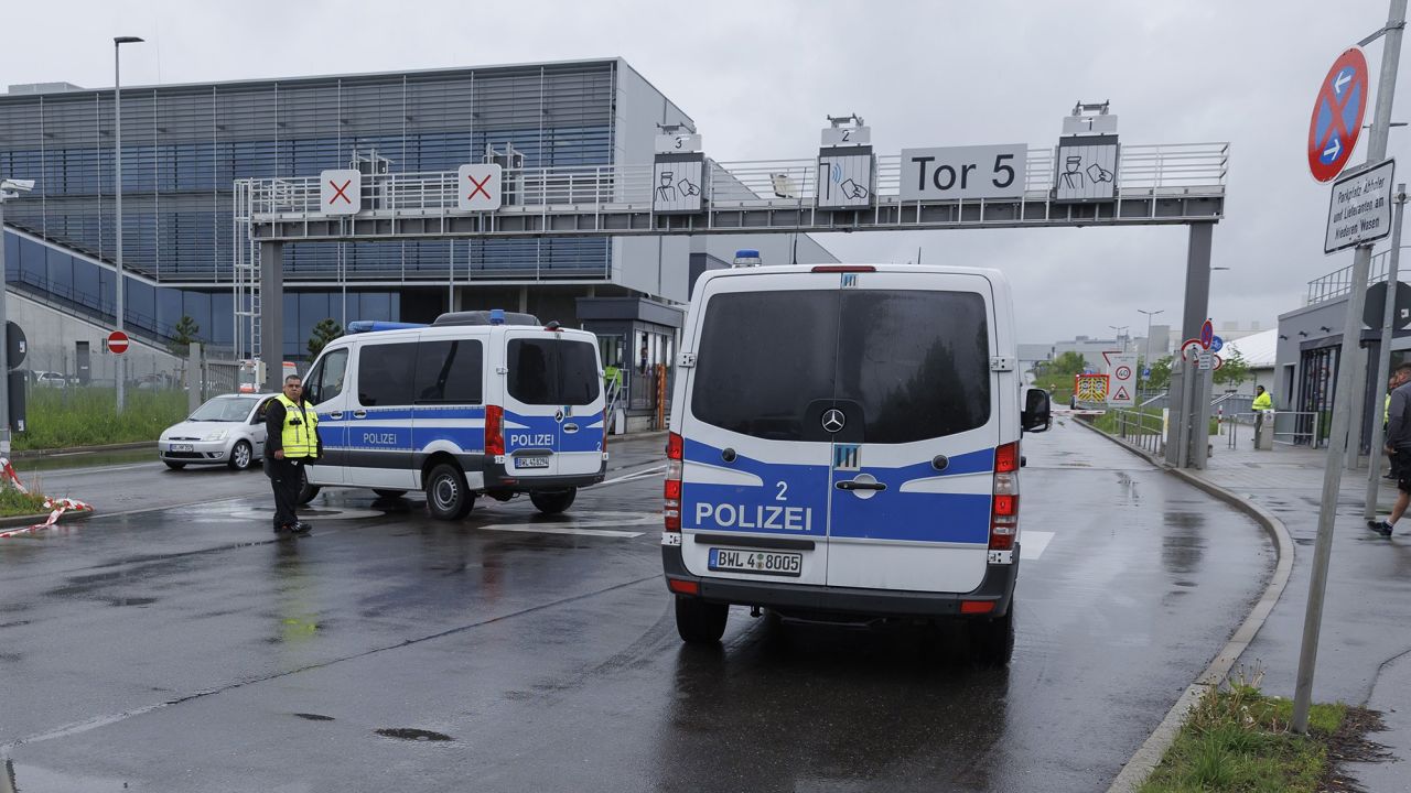 Il-Ġermanja: Jinvestigaw qtil doppju f'fabbrika tal-Mercedes - NETnews