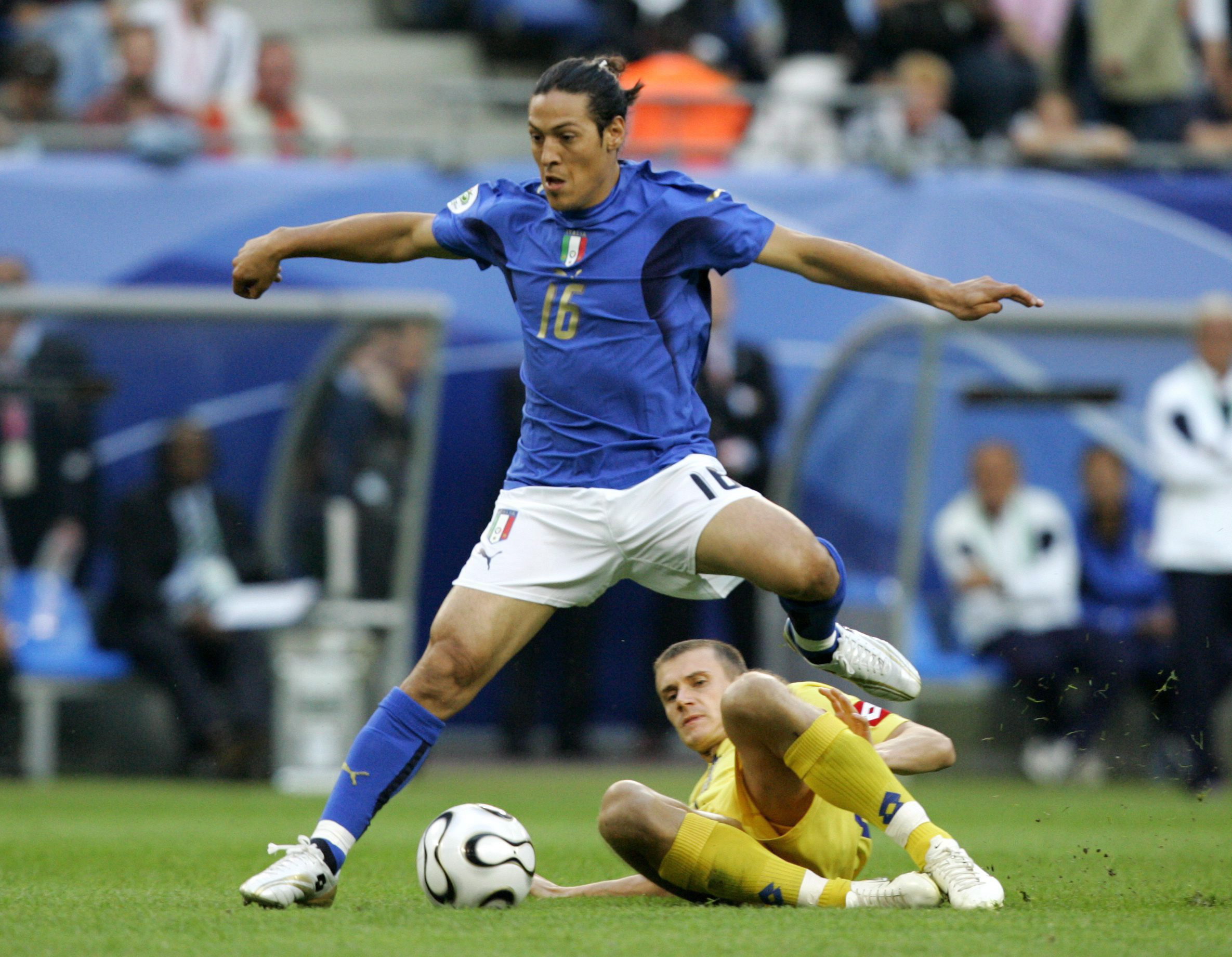 Uffiċjali | Mauro Camoranesi hu l-kowċ il-ġdid ta' Floriana - NETnews