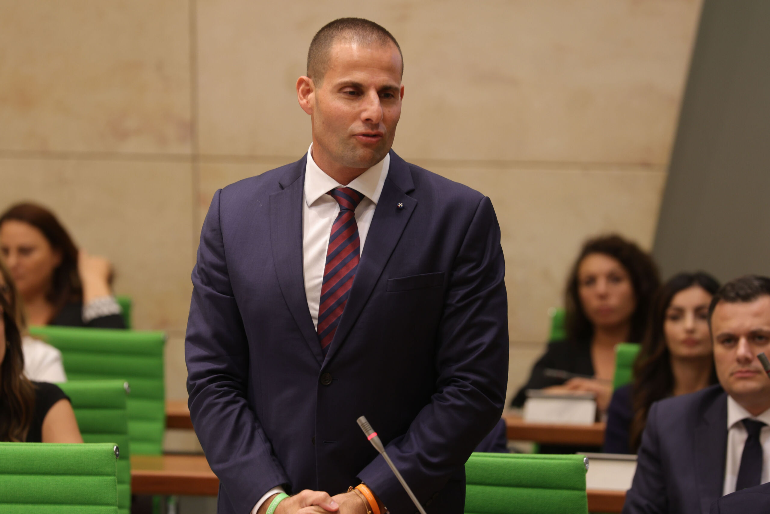 Robert A Rella Il-Gvern ta’ Robert Abela jkompli jiddisprezza lill-Parlament u l ...