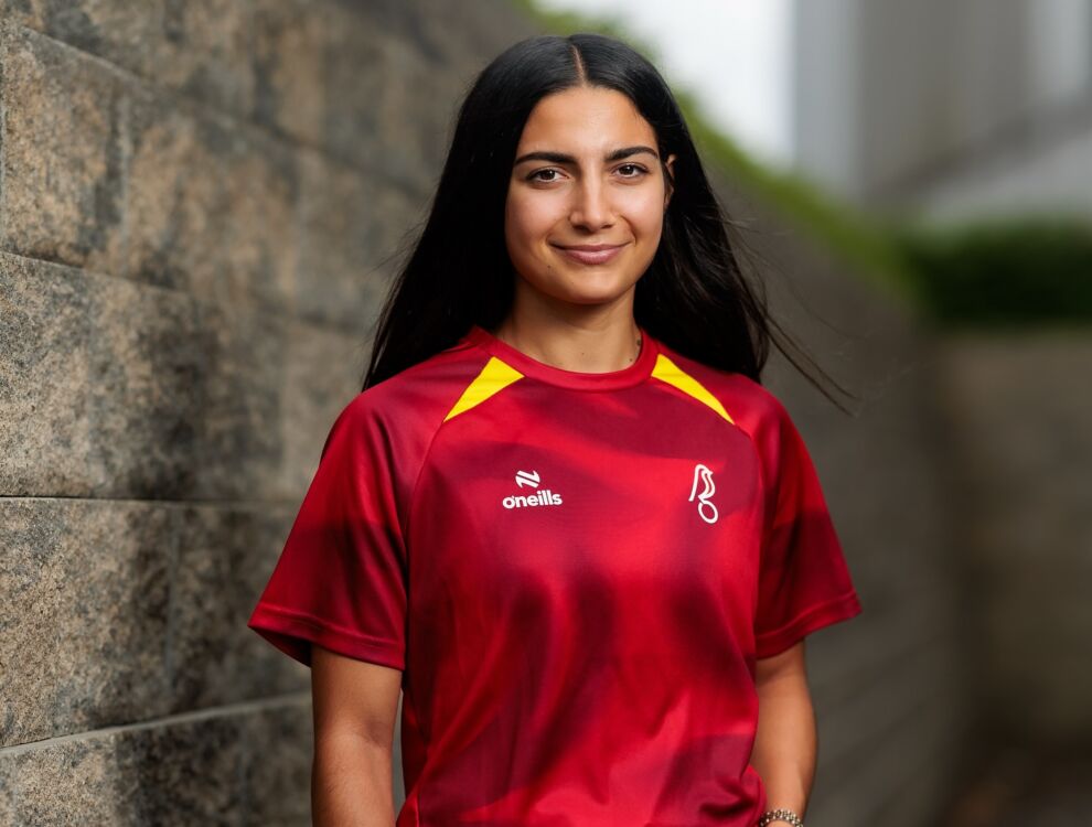 Maria Farrugia tiffirma ma' Bristol City