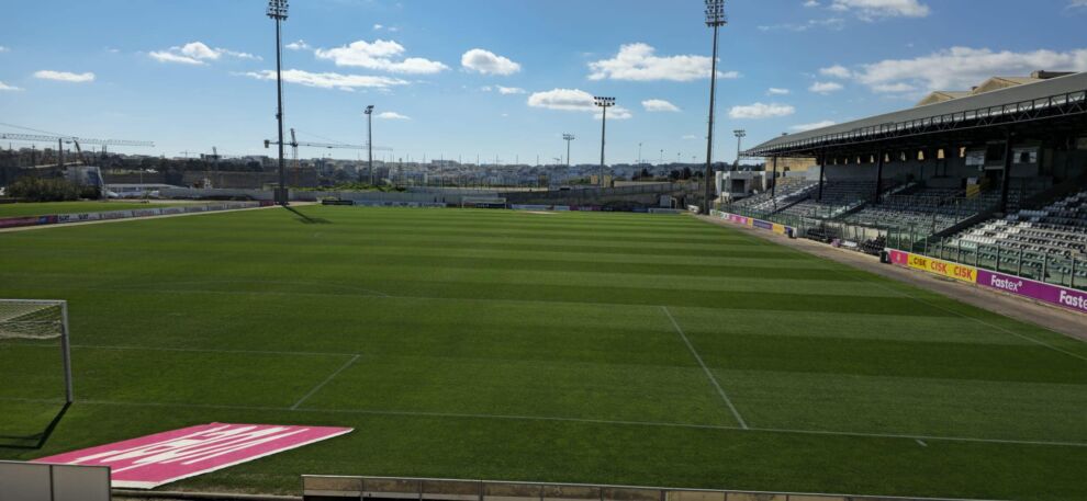 L-istadium għall-partita tal-lum, Tony Bezzina f'Kordin