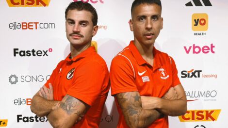Merlin Hadzi u Brandon Paiber ta' Ħamrun Spartans u Valletta rispettivament, qabel il-konfront ta' bejnithom.