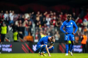 L-espressjoni fuq l-uċuħ tal-plejers ta' RFS fit-tmiem tal-partita kontra Ħamrun Spartans