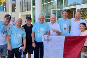 Il-Maltin jiċċelebraw is-suċċess ta' James Camilleri fid-Double Ironman Ultra fl-Awstrija (ritratt Malta Daily)