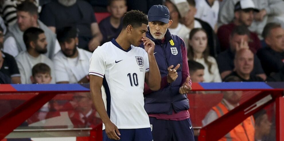 Il-kowċ tal-Ingilterra, Thomas Tuchel ma' Jude Bellingham.