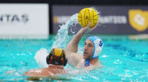 Azzjoni mill-partita tal-lum f'Istanbul bejn Sliema u San Ġiljan.