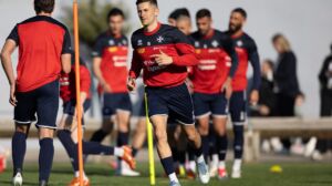 Il-plejers Maltin waqt is-sessjoni ta' taħriġ lejlet il-partita ta' għada.