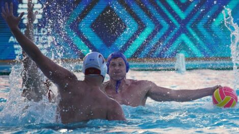 Azzjoni mill-partita bejn Mointenegro u Malta.