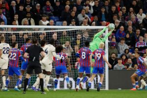 Azzjoni mill-partita bejn Crystal Palace u West Ham United