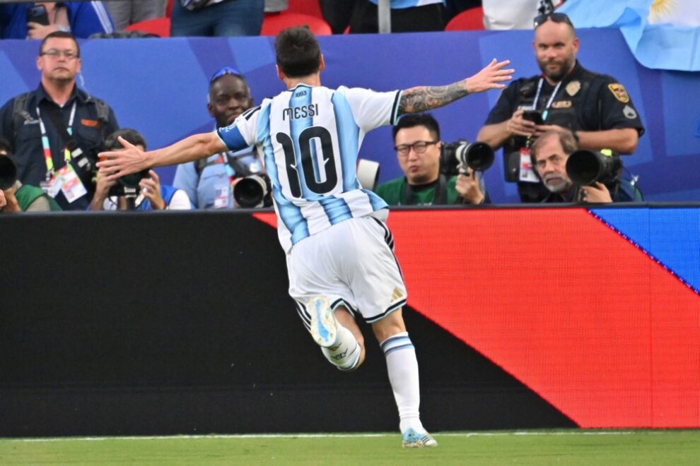 Lionel Messi jikser diversi rekords bit-tliet gowls li skorja kontra l ...